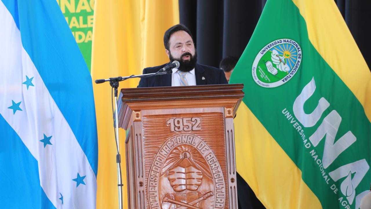 Presidente Redondo invitado de honor en juramentación de nuevo rector de la UNAG